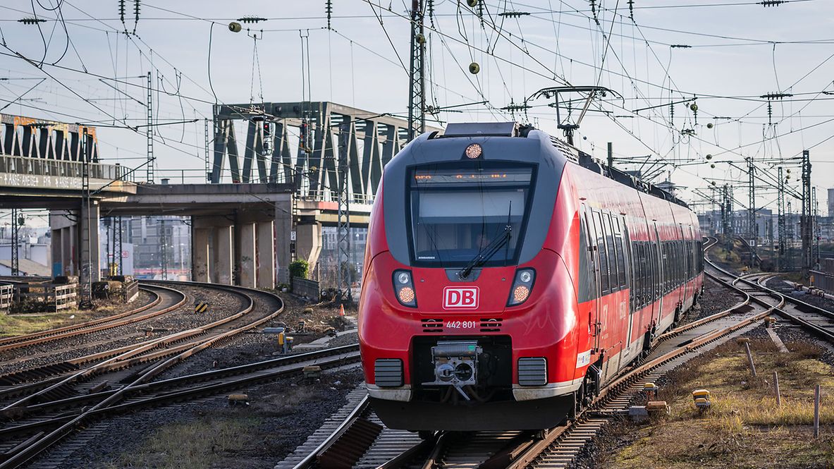 Talent 2 Baureihe ET 442 der DB Regio in Köln Deutz