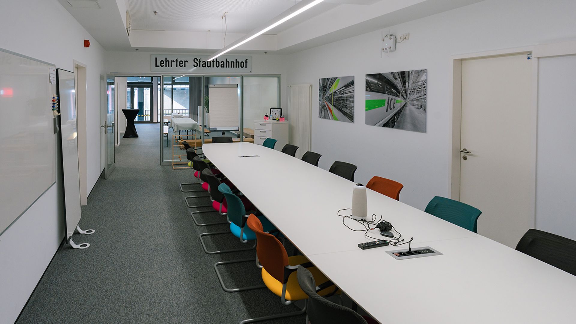 Empty Meeting room Lehrter