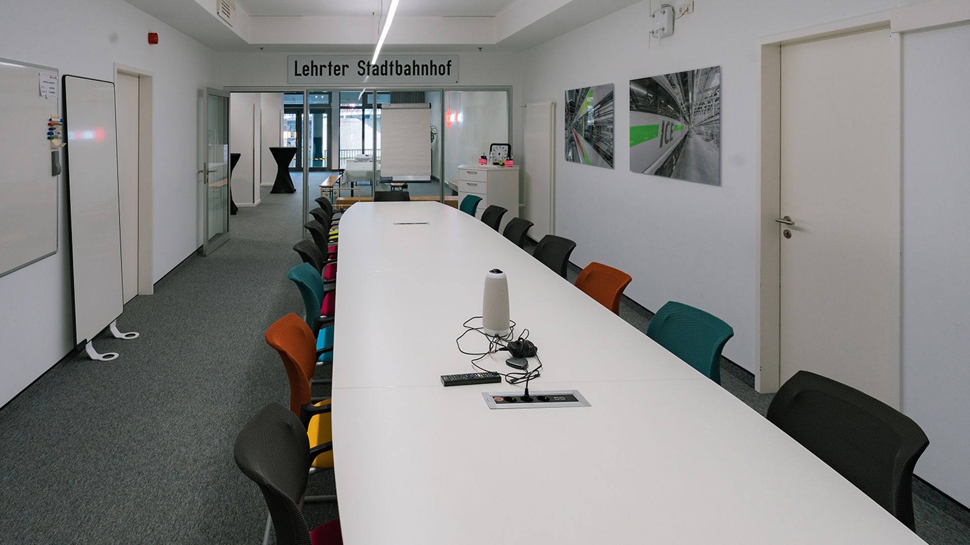 Empty Meeting room Lehrter